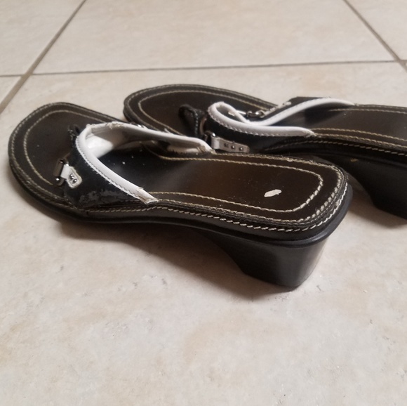 🌟Rampage Black / White Sandals - Picture 3 of 4